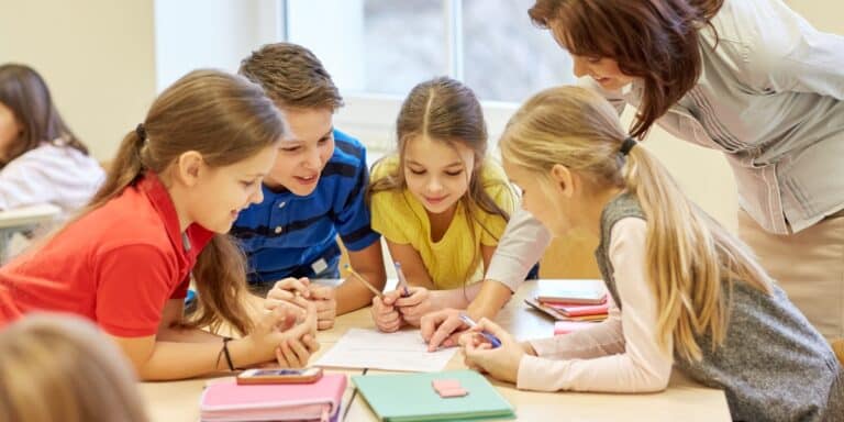 Giorni di scuola: aumento da 200 a 250 per anno scolastico. Sindacati in protesta – ESCLUSIVO