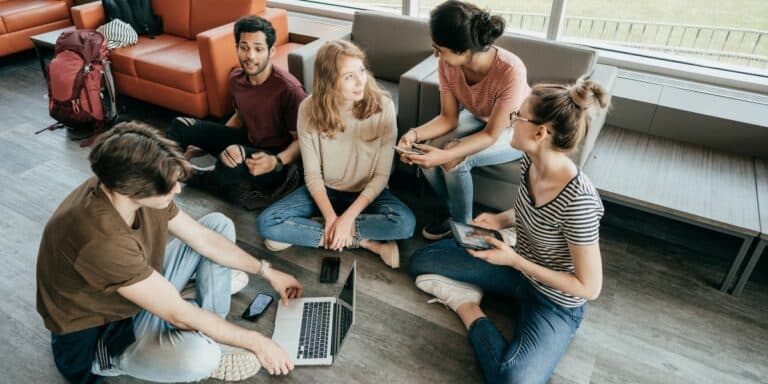 Competenze interpersonali: le 10 soft skill più richieste dalle aziende e come migliorarle
