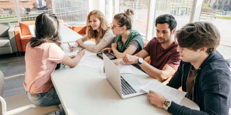 Scuole a rischio di inclusione: proposta di mobilitazione contro le politiche del governo.