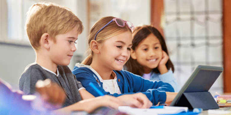 Scopri le sorprendenti tendenze della trasformazione digitale nelle scuole del 2025!